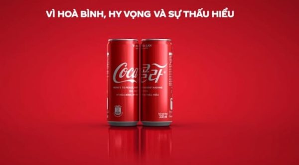 Cocacola kết hợp đặc tính của sản phẩm với xu hướng vì hoà bình thế giới để làm content marketing