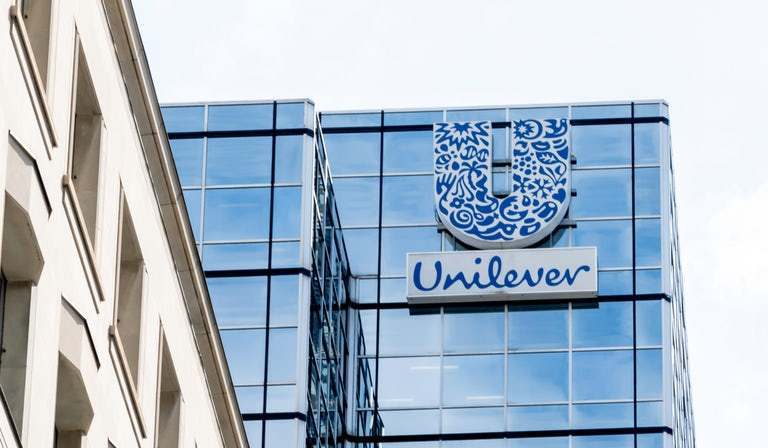 Từ Unilever, Coca-Cola đến P&G: Đâu là động thái đáng chú ý trước thềm năm 2021 đang đến gần?
